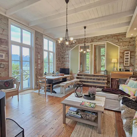 Σπίτι διακοπών Front In With House Sea View Vaksdal