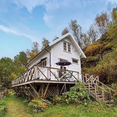 Front In With House Sea View *