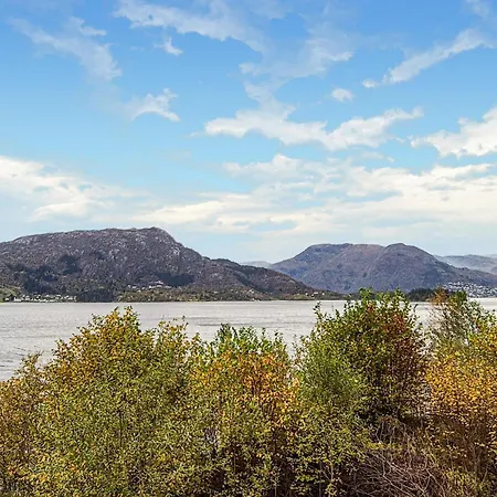 Front In With House Sea View Vaksdal