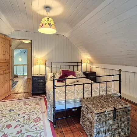 Front In Vaksdal With House Sea View Casa de Férias