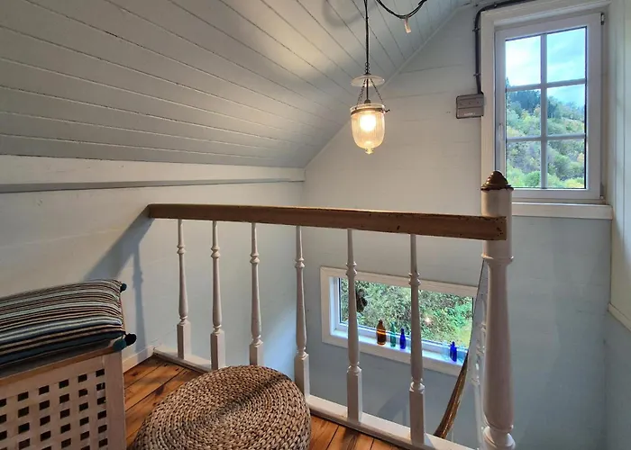 Front In With House Sea View *