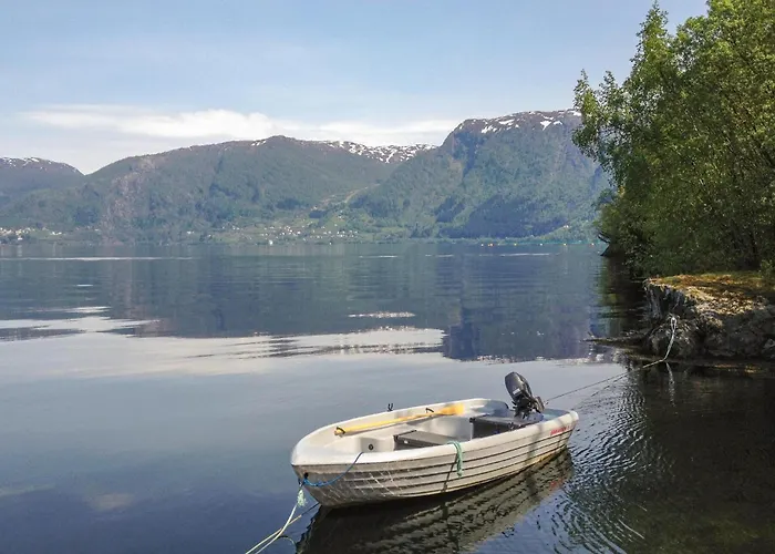 Front In With House Sea View Vaksdal